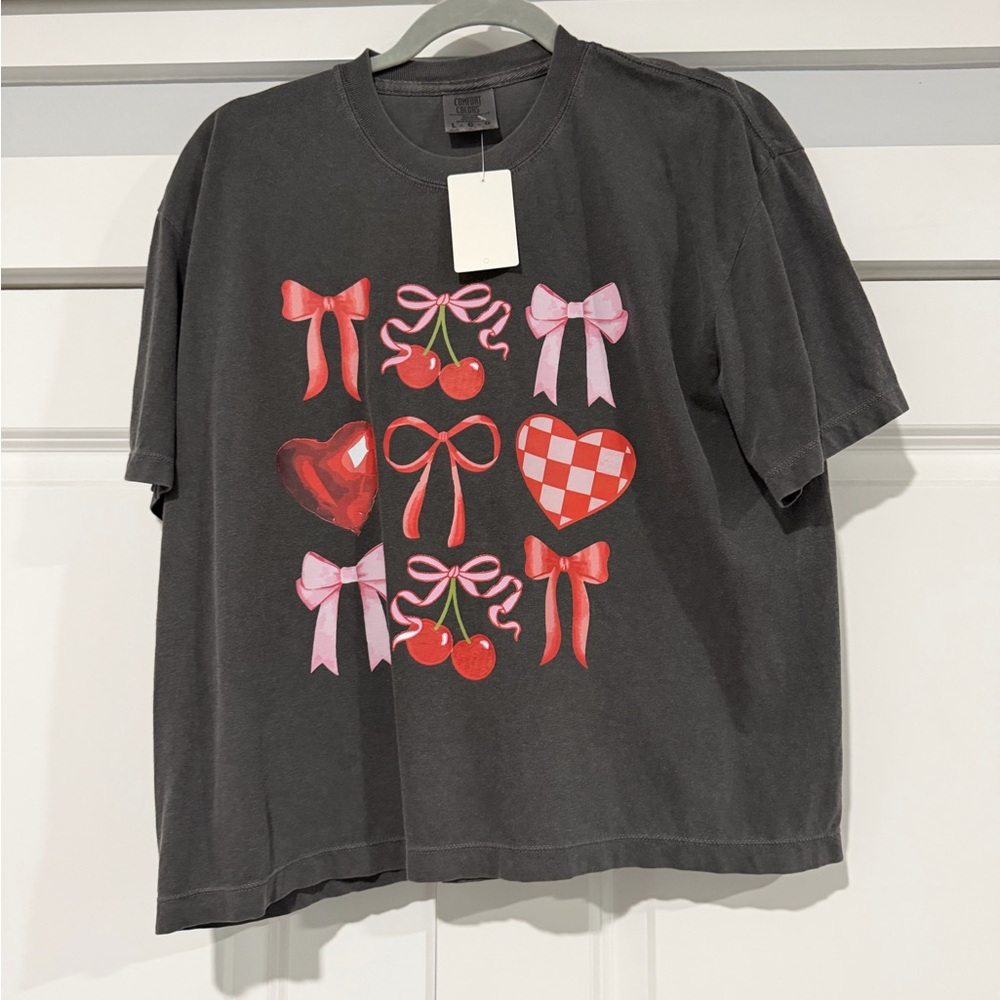 Women’s cropped bow tee